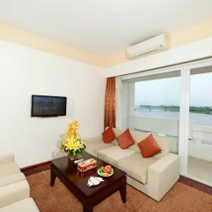 Century Riverside Hotel Hue 4* Люкс с различными типами кроватей фото 5