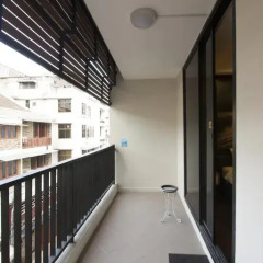 Отель Yasinee Guesthouse Бангкок балкон