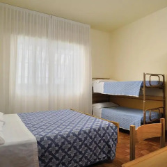 Hotel Capri 2* Стандартный номер