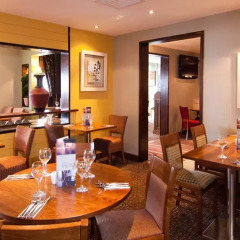Отель Premier Inn Sunbury - Kempton Park питание фото 3