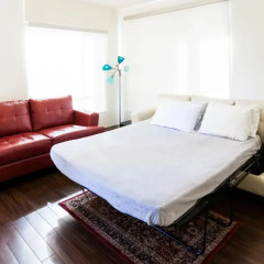 Апартаменты Heaven on Washington Furnished Apartments комната для гостей