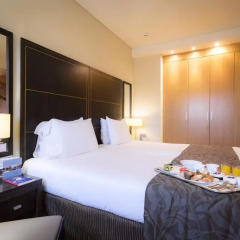 Отель Eurostars Monumental 4* Улучшенный номер с двуспальной кроватью фото 3
