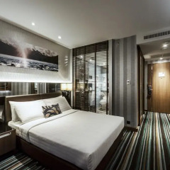 Отель The Continent Bangkok by Compass Hospitality 4* Улучшенный номер с различными типами кроватей фото 3