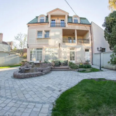 Отель Villa Ami Нови Сад