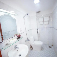 CK Saigon Central Hotel 2* Улучшенный номер с различными типами кроватей фото 3