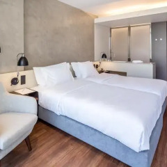 Отель Lux Lisboa Park 4* Стандартный семейный номер с двуспальной кроватью фото 2