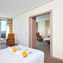 Отель Melia Valencia 4* Стандартный семейный номер с разными типами кроватей