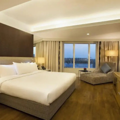 Отель Hilton Capital Grand Abu Dhabi 5* Люкс повышенной комфортности с различными типами кроватей