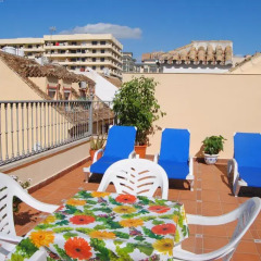Отель Hostal Italia Испания, Фуэнхирола - отзывы, цены и фото номеров - забронировать отель Hostal Italia онлайн бассейн фото 2
