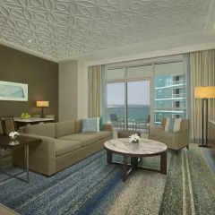 Отель DoubleTree by Hilton Dubai Jumeirah Beach 4* Люкс с двуспальной кроватью фото 6