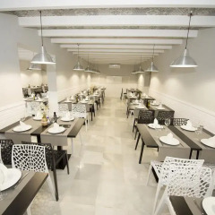 Отель Hostal Avenida Испания, Кониль-де-ла-Фронтера - отзывы, цены и фото номеров - забронировать отель Hostal Avenida онлайн питание фото 2