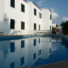 Отель Apartaments California бассейн