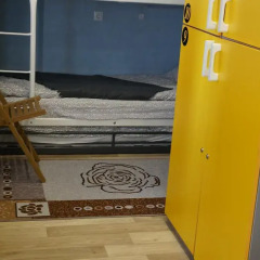 Хостел Обской Кровать в общем номере двухъярусные кровати
