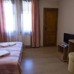 Отель Rai Guest House Шумен комната для гостей фото 5