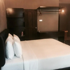 Отель Villa Raha сейф в номере