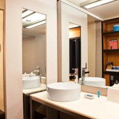Отель Aloft Chicago City Center Стандартный номер с различными типами кроватей