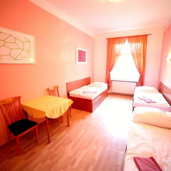 Leon Hotel Номер с общей ванной комнатой с различными типами кроватей (общая ванная комната) фото 2