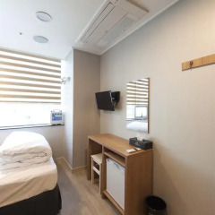 Отель K-Guesthouse Dongdaemun Premium 2* Стандартный номер с двуспальной кроватью фото 12