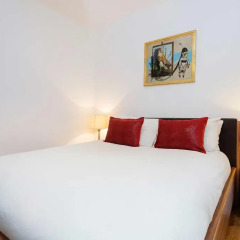 Отель Veeve - The Heart of Soho, 1 Bed near Oxford Street комната для гостей