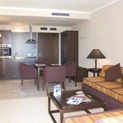 Апартаменты Bulgarienhus Royal Beach Apartments Солнечный берег комната для гостей