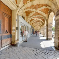 Отель Sweet Inn Place des Vosges Париж