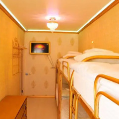 VIP Hotel Nevsky - hostel Кровать в общем номере с двухъярусной кроватью фото 7