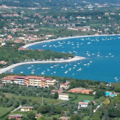 Отель Garda Resort Манерба-дель-Гарда пляж