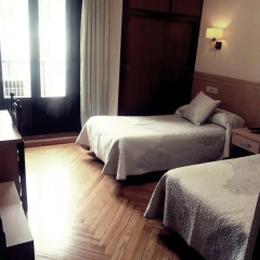Отель Hostal Avenida Стандартный номер с 2 отдельными кроватями фото 2