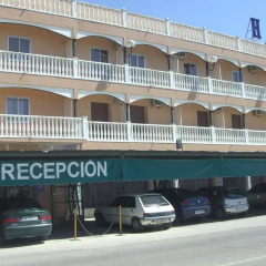Hotel Sur Вильяррубиа-де-Сантиаго парковка