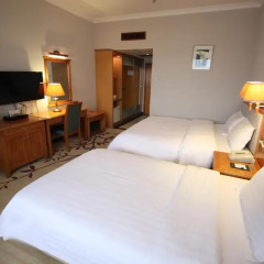 Guangzhou Hotel 3* Стандартный семейный номер с разными типами кроватей фото 4