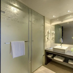 TRYP Lisboa Aeroporto Hotel 4* Стандартный номер с различными типами кроватей фото 2