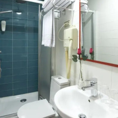 Отель Hostal Astoria Стандартный номер с различными типами кроватей фото 3