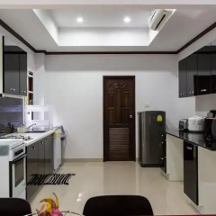 Отель Kata View Villa в номере