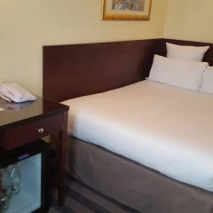 Отель Hôtel Saint Cyr Etoile 3* Стандартный номер с различными типами кроватей фото 4