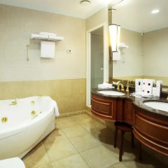 Гостиница Crowne Plaza Minsk 5* Представительский номер разные типы кроватей фото 4