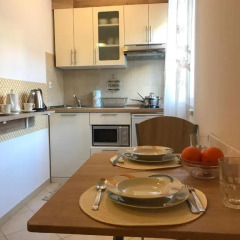 Отель Apartmani Znjan Апартаменты с различными типами кроватей фото 5