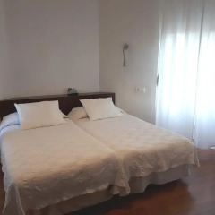 Отель Hostal Santa Isabel Испания, Мадрид - отзывы, цены и фото номеров - забронировать отель Hostal Santa Isabel онлайн комната для гостей