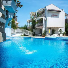 Отель The Poolhouse Болгария, Свети Влас - отзывы, цены и фото номеров - забронировать отель The Poolhouse онлайн бассейн фото 3