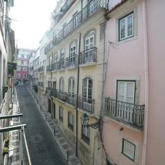 Отель Lisbon Charming Apartments - Chiado Португалия, Лиссабон - отзывы, цены и фото номеров - забронировать отель Lisbon Charming Apartments - Chiado онлайн балкон