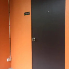 Отель Srisuksant Urban сейф в номере