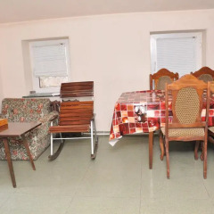 Отель Holiday Home On Charents детские мероприятия