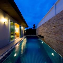 Отель The Ville Jomtien Pool Villa 4* Вилла с различными типами кроватей фото 23