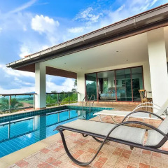 Отель Luxury Seaview Pool Villa at Chalong бассейн