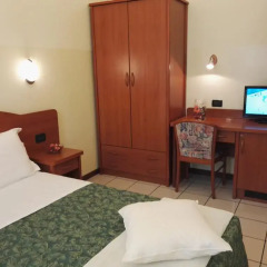 Отель Soana City Rooms Италия, Генуя - отзывы, цены и фото номеров - забронировать отель Soana City Rooms онлайн комната для гостей фото 3