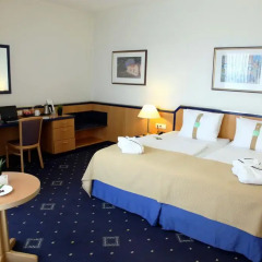 Отель Holiday Inn Hamburg 4* Стандартный номер с различными типами кроватей фото 4