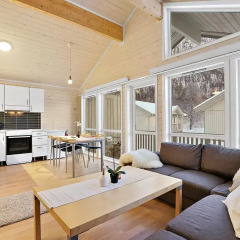 Отель Tromsø Camping Улучшенный коттедж с различными типами кроватей фото 9