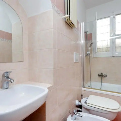 Апартаменты Trevi Halldis Apartments ванная