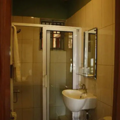 Отель Cheers Guesthouse Гана, Bawjiase - отзывы, цены и фото номеров - забронировать отель Cheers Guesthouse онлайн ванная