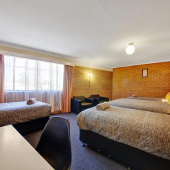 Отель Bendigo Central Deborah 3* Стандартный семейный номер с двуспальной кроватью