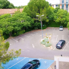 Отель ibis Marseille Est La Valentine парковка